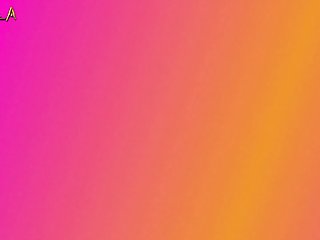 她想向前走，她想站起来，但神父约翰紧紧地抱着她